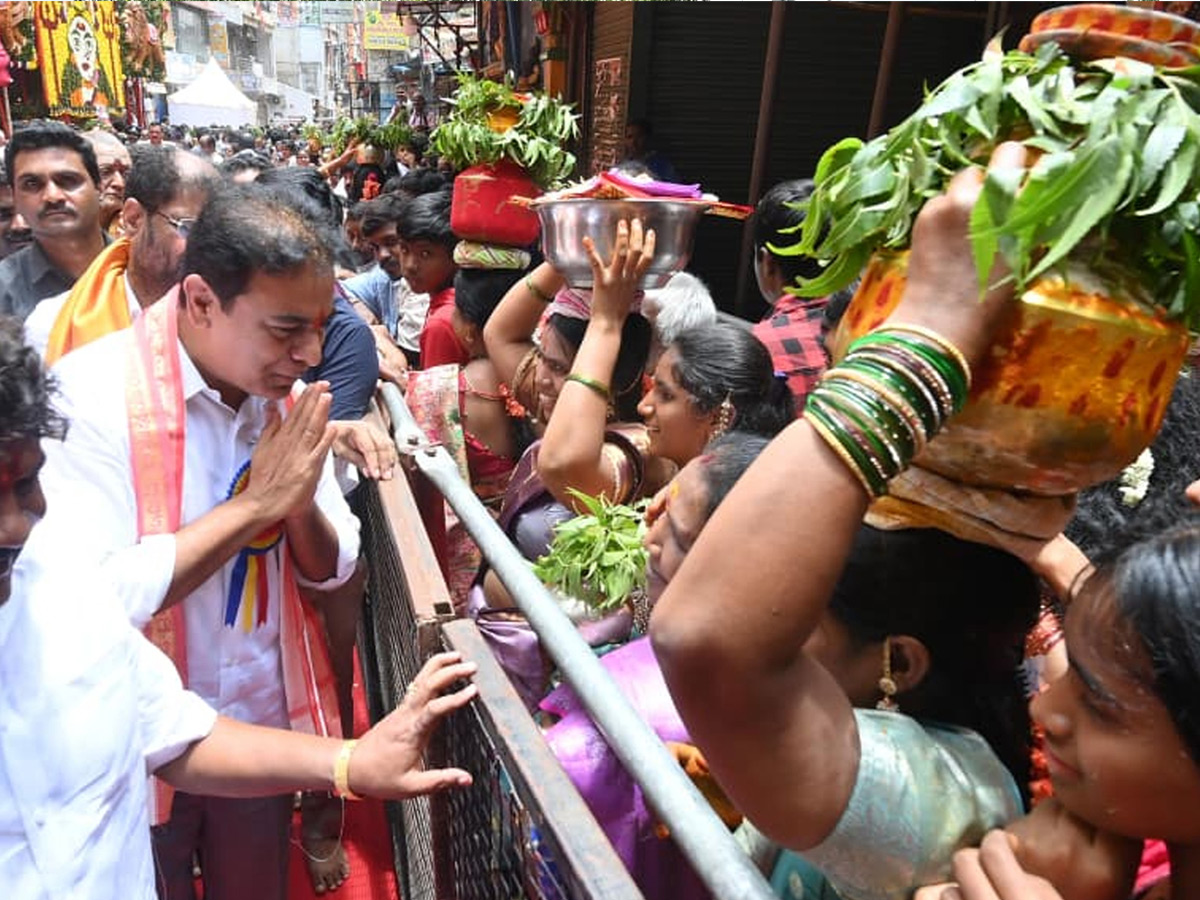 Secunderabad_20Ujjaini_20Mahankali_20Bonalu_20Photos_20_2824_29.jpg 18