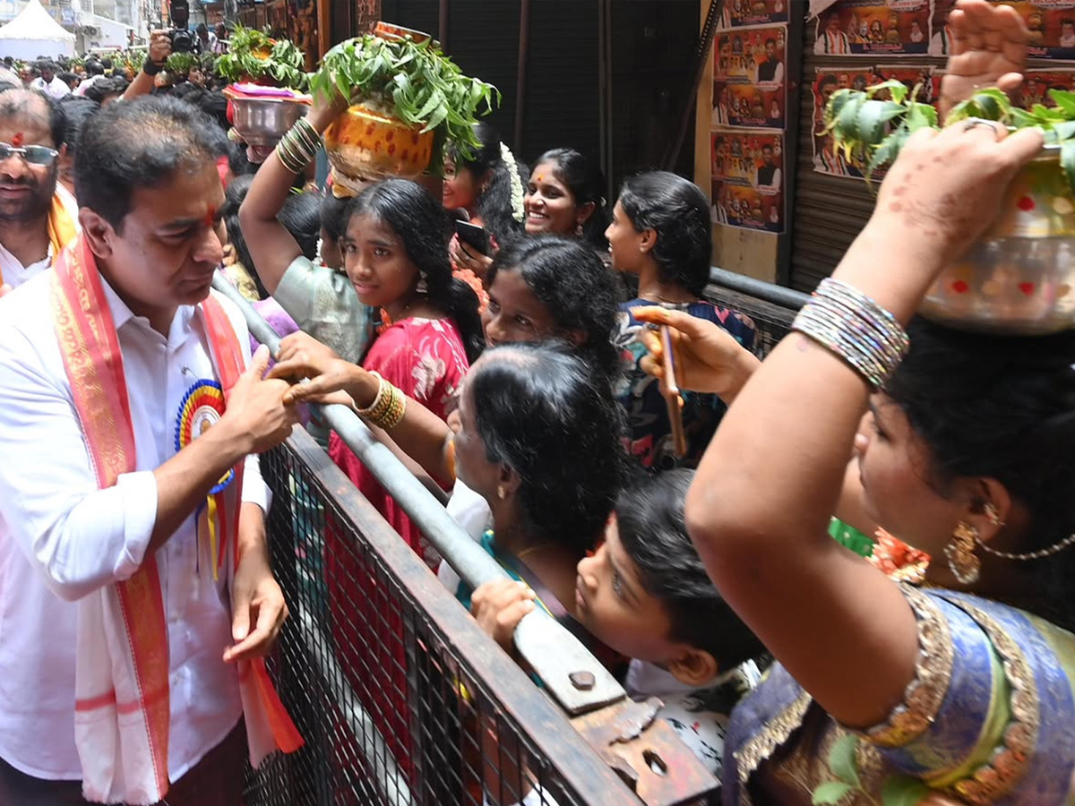 Secunderabad_20Ujjaini_20Mahankali_20Bonalu_20Photos_20_2825_29.jpg 19