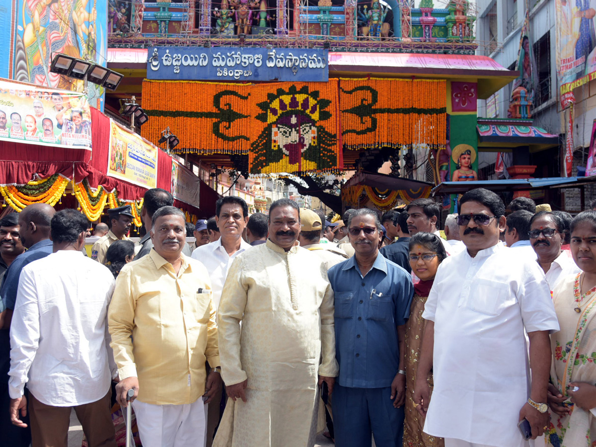 Secunderabad_20Ujjaini_20Mahankali_20Bonalu_20Photos_20_2828_29.jpg 22