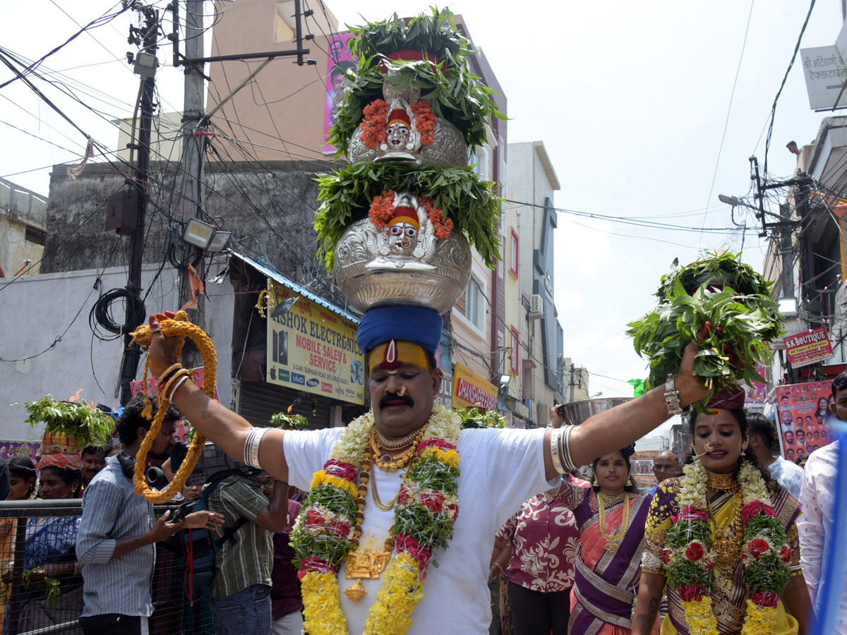 Secunderabad_20Ujjaini_20Mahankali_20Bonalu_20Photos_20_2833_29.jpg 27
