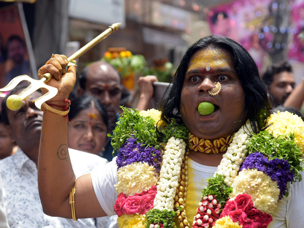 Secunderabad_20Ujjaini_20Mahankali_20Bonalu_20Photos_20_2836_29.jpg 30