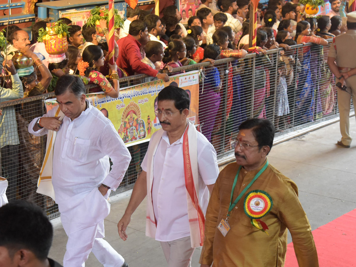 Secunderabad_20Ujjaini_20Mahankali_20Bonalu_20Photos_20_2839_29.jpg 33