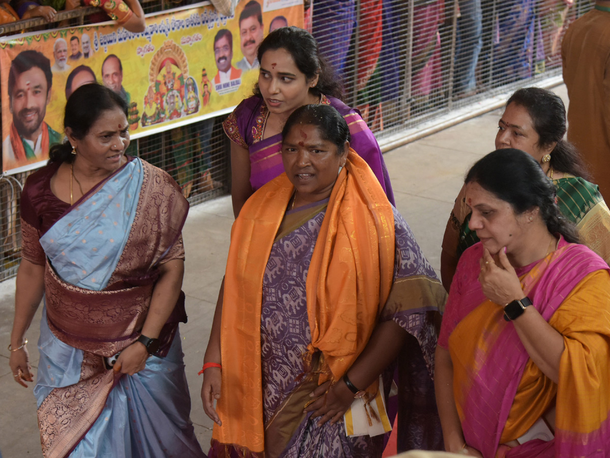 Secunderabad_20Ujjaini_20Mahankali_20Bonalu_20Photos_20_2840_29.jpg 34