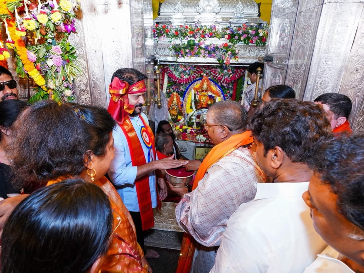 Secunderabad_20Ujjaini_20Mahankali_20Bonalu_20Photos_20_285_29.jpg 6