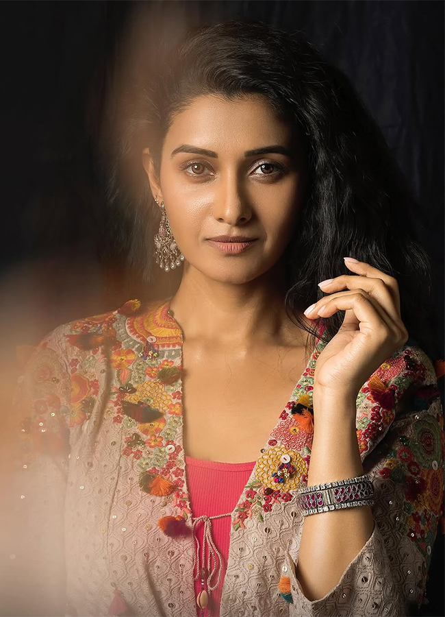 Actress_20Priya_20Bhavani_20Shankar_20In_20Irumudi_20Movie_20HD_20Photos__20_2815_29.jpg 15