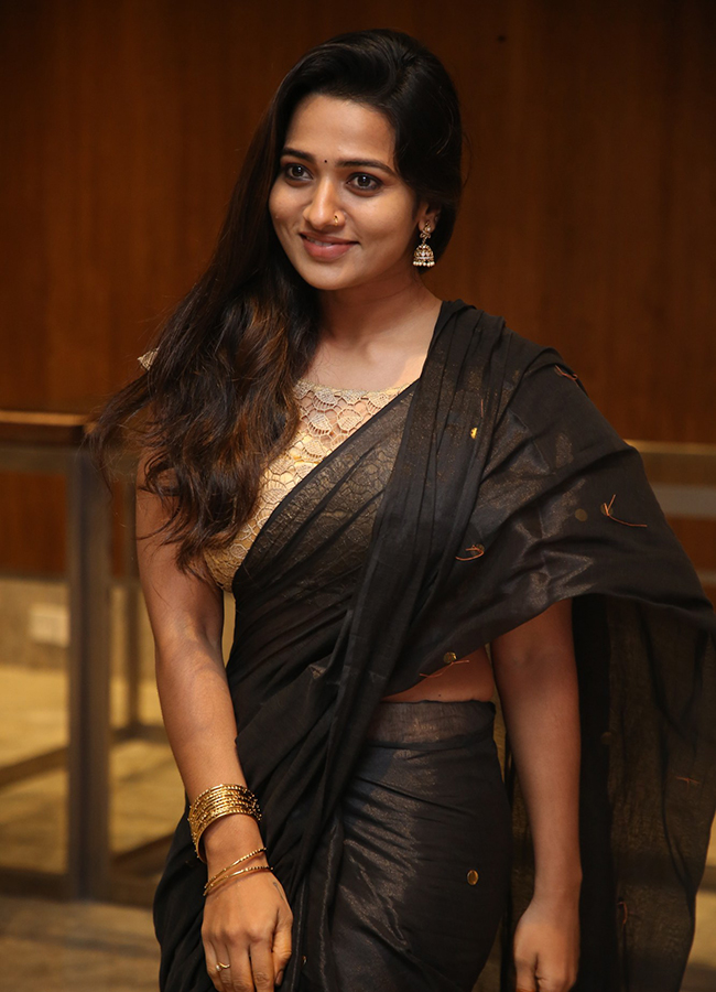 Actress_20Rekha_20Nirosha_20At_20KJQ_20Pre_20Release_20Event__20_2812_29.jpg 12