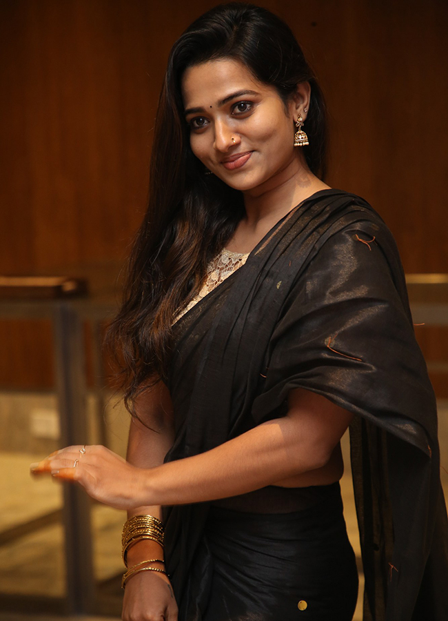 Actress_20Rekha_20Nirosha_20At_20KJQ_20Pre_20Release_20Event__20_2815_29.jpg 15