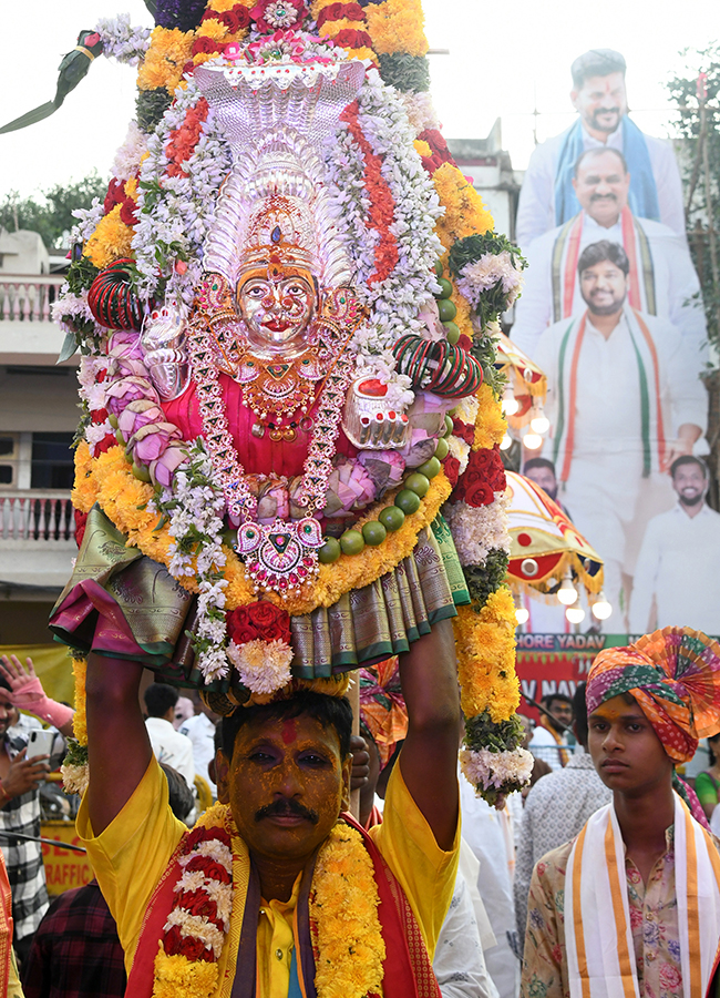 Ashadam_20Bonalu_202026_20Festival_20in_20Hyderabad_20Photos__20_2811_29.jpg 11