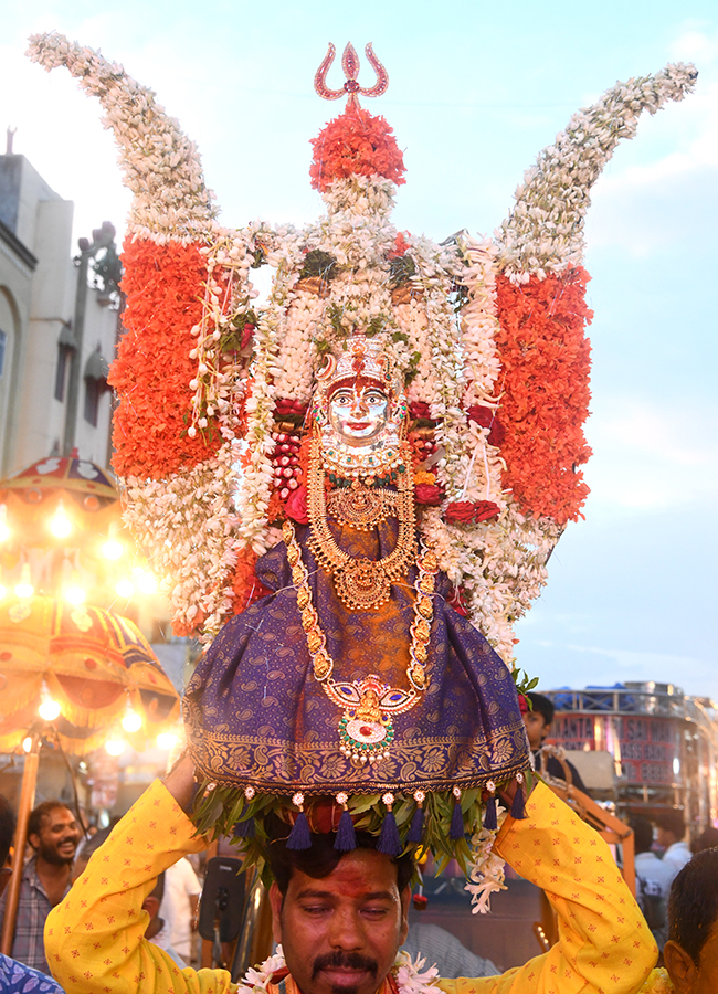 Ashadam_20Bonalu_202026_20Festival_20in_20Hyderabad_20Photos__20_2814_29.jpg 14