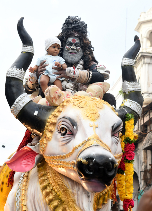 Ashadam_20Bonalu_202026_20Festival_20in_20Hyderabad_20Photos__20_2821_29.jpg 21