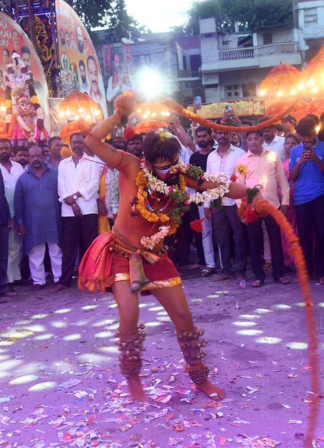 Ashadam_20Bonalu_202026_20Festival_20in_20Hyderabad_20Photos__20_2824_29.jpg 24