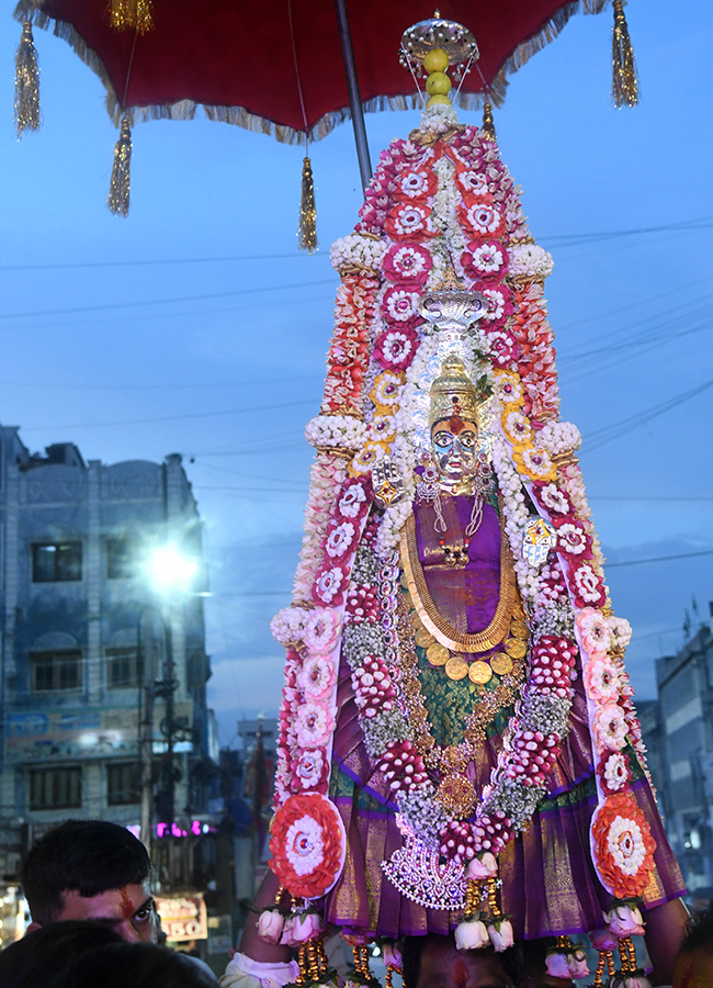 Ashadam_20Bonalu_202026_20Festival_20in_20Hyderabad_20Photos__20_2825_29.jpg 25