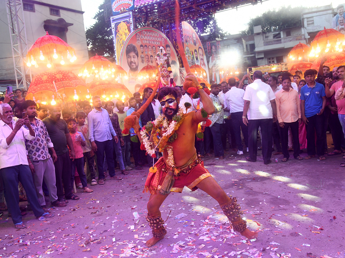 Ashadam_20Bonalu_202026_20Festival_20in_20Hyderabad_20Photos__20_284_29.jpg 4