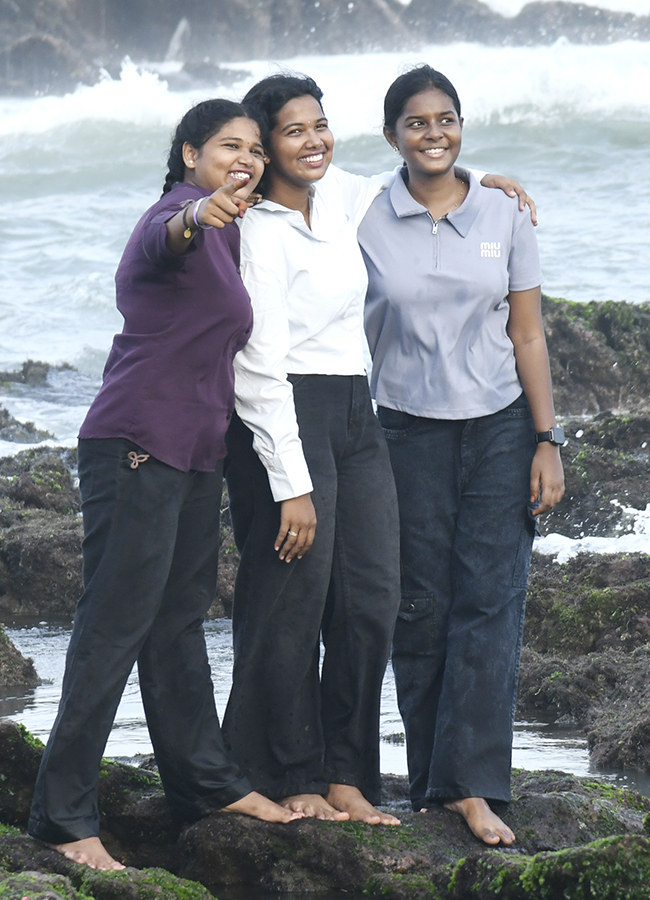 Friendship_20Day_20Celebrations_20RK_20Beach_20Visakhapatnam__20_2810_29.jpg 10