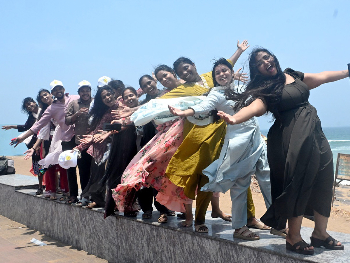 Friendship_20Day_20Celebrations_20RK_20Beach_20Visakhapatnam__20_283_29.jpg 3