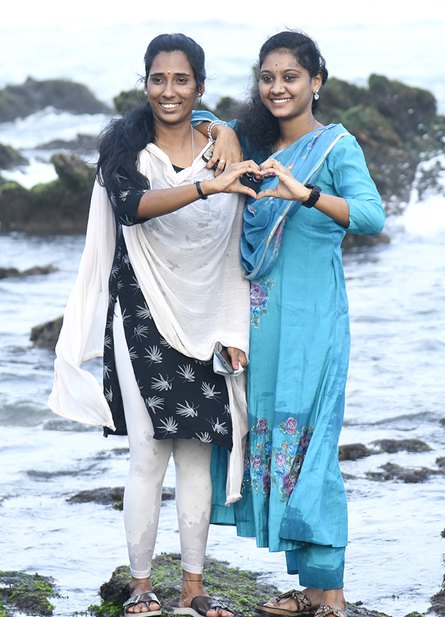 Friendship_20Day_20Celebrations_20RK_20Beach_20Visakhapatnam__20_288_29.jpg 8