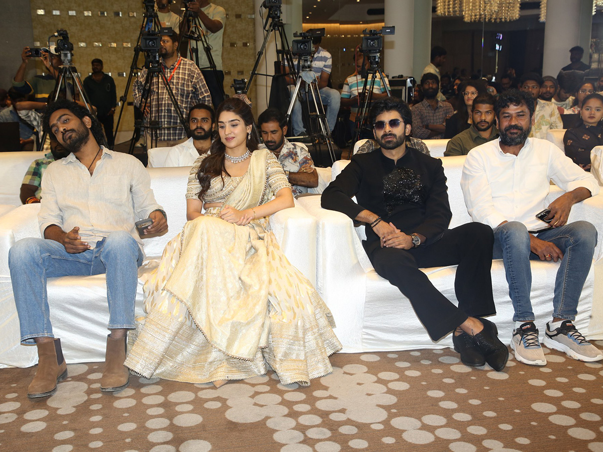 KJQ_20Movie_20Pre_20Release_20Function_20HD_20Photos__20_285_29.jpg 5