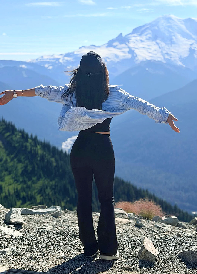 Ruhani_20Sharma_20_2810_29.jpg 10