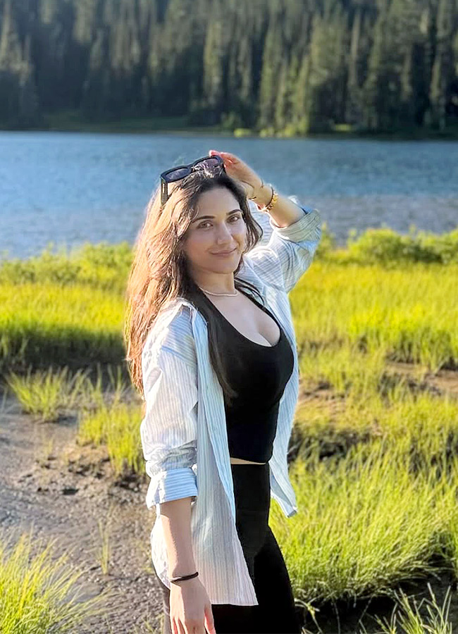 Ruhani_20Sharma_20_283_29.jpg 3