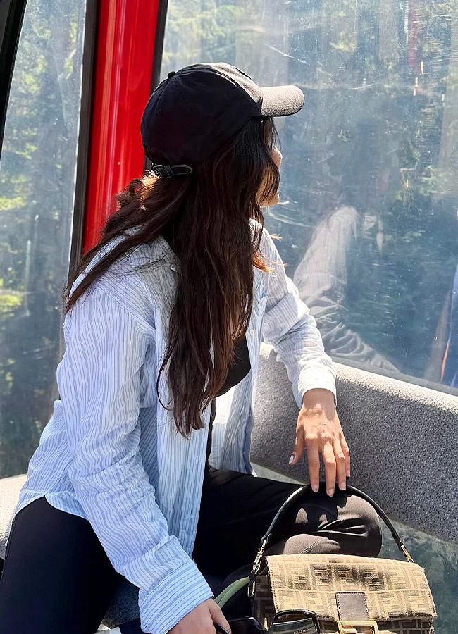 Ruhani_20Sharma_20_288_29.jpg 8