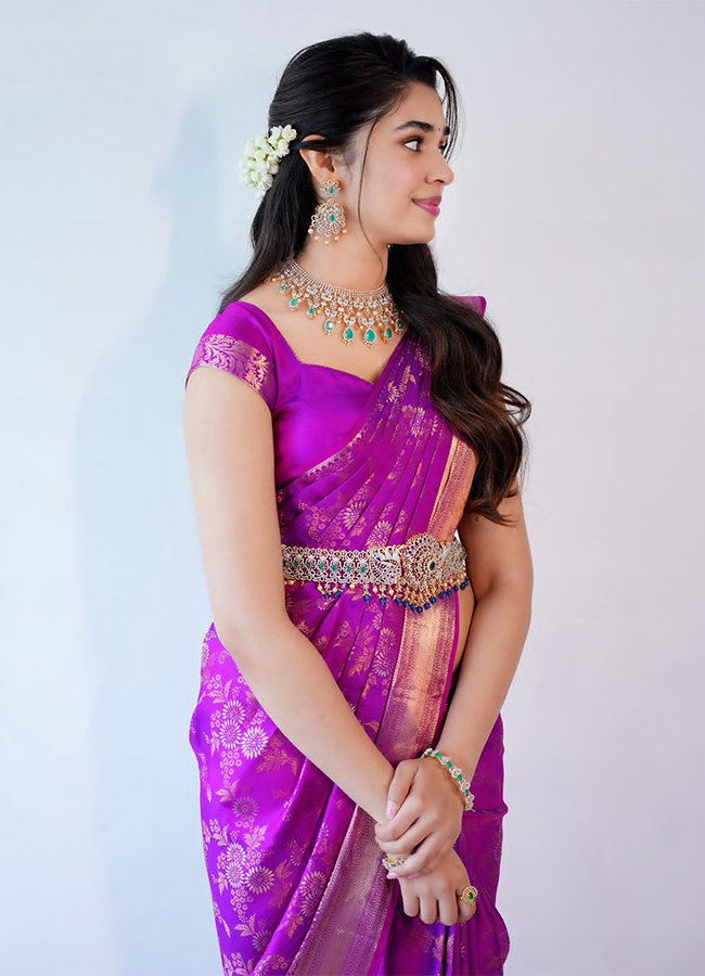 Krithi_20Shetty_20Shopping_20Mall_20Grand_20Opening_20in_20Mancherial__20_2811_29_0.jpg 11