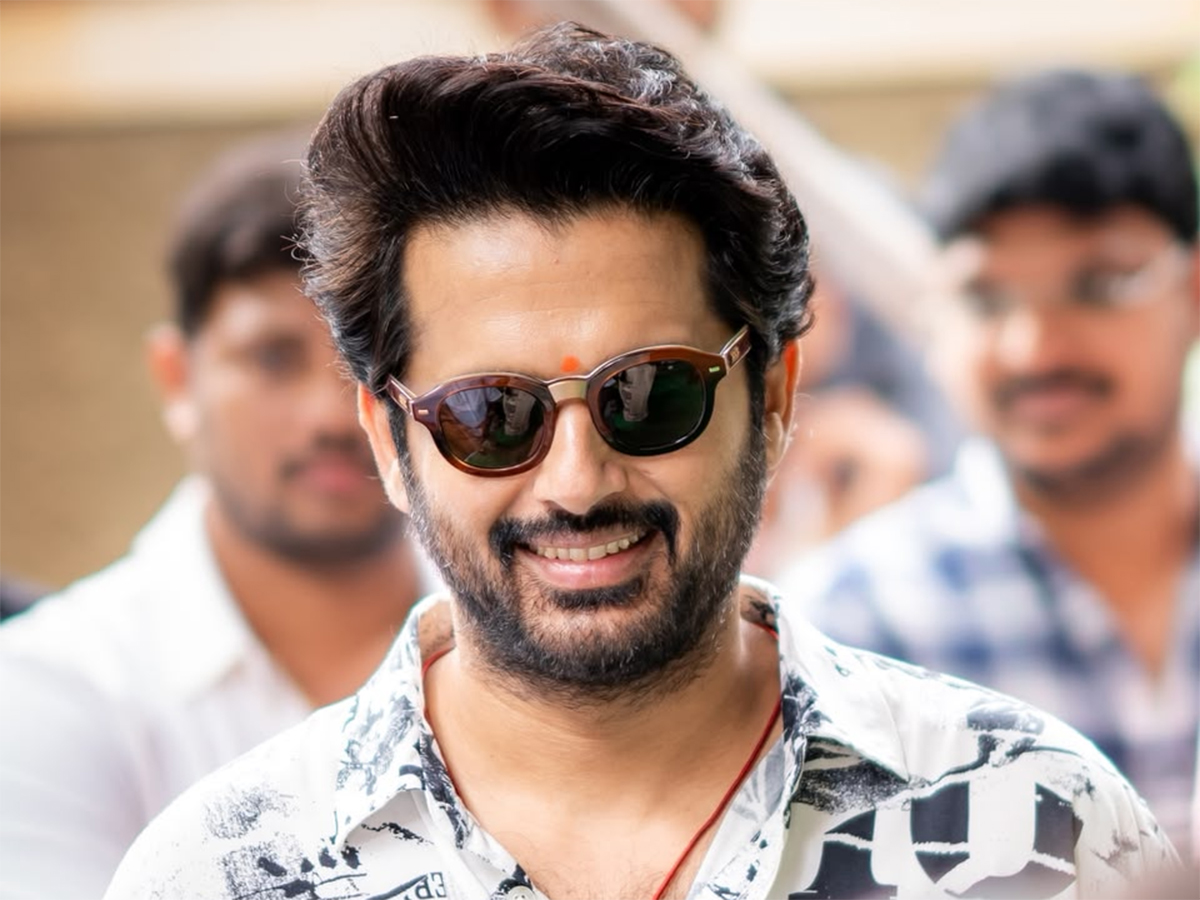 Nithiin_20Alias_20Rukmini_20Movie_20Opening_20Pooja_20Ceremony_20HD_20Photos__20_289_29.jpg 9