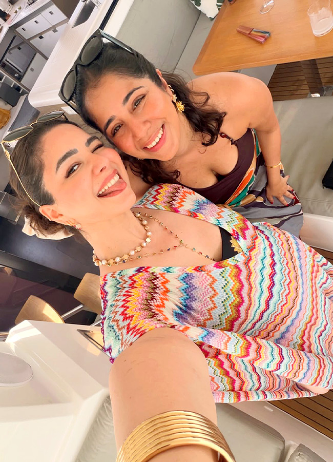 Sara_20Tendulkar_20_2811_29.jpg 11
