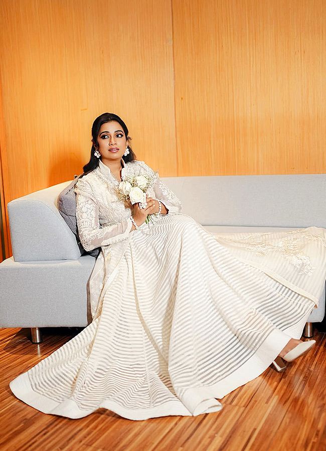 Shreya_20Ghoshal_20_2810_29.jpg 10
