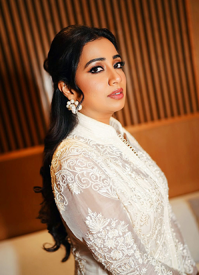 Shreya_20Ghoshal_20_2812_29.jpg 12