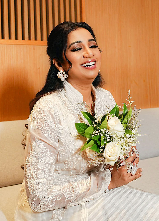 Shreya_20Ghoshal_20_2815_29.jpg 15