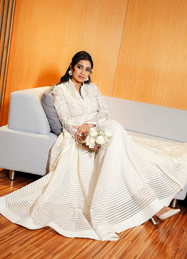 Shreya_20Ghoshal_20_284_29.jpg 4