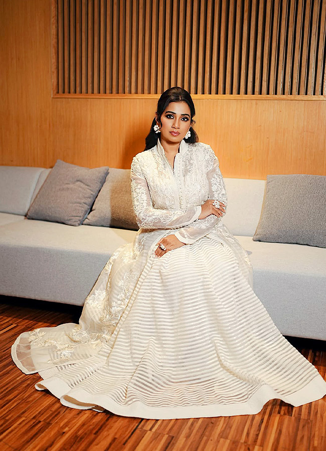 Shreya_20Ghoshal_20_287_29.jpg 7