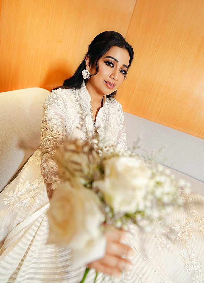 Shreya_20Ghoshal_20_288_29.jpg 8