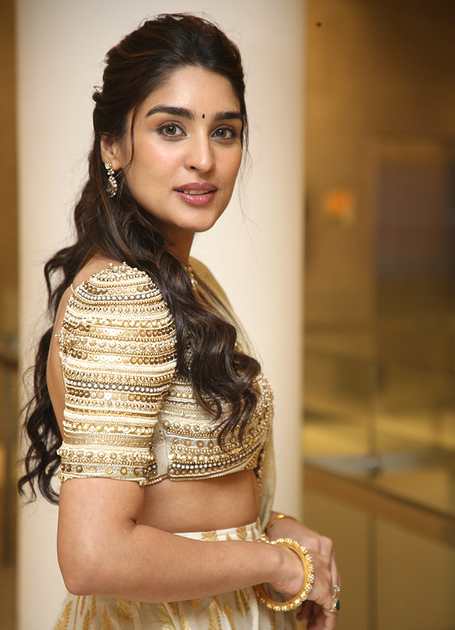 Tollywood_20Actress_20Yukti_20Thareja_20KJQ_20Movie_20Latest_20Photos_20Viral__20_2812_29.jpg 12