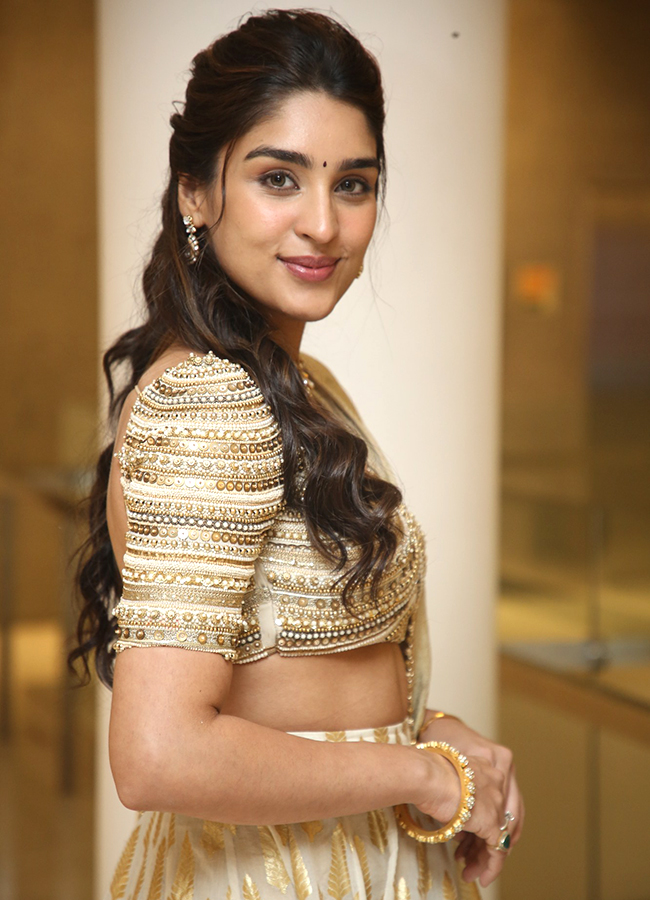 Tollywood_20Actress_20Yukti_20Thareja_20KJQ_20Movie_20Latest_20Photos_20Viral__20_2813_29.jpg 13