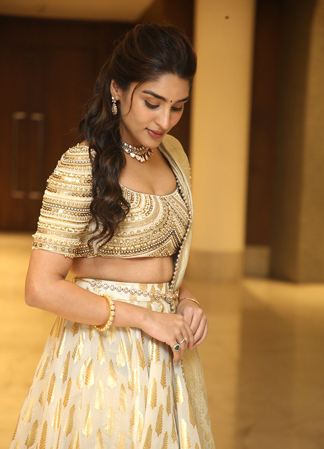 Tollywood_20Actress_20Yukti_20Thareja_20KJQ_20Movie_20Latest_20Photos_20Viral__20_286_29.jpg 6