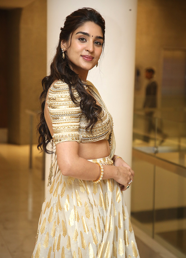 Tollywood_20Actress_20Yukti_20Thareja_20KJQ_20Movie_20Latest_20Photos_20Viral__20_287_29.jpg 7