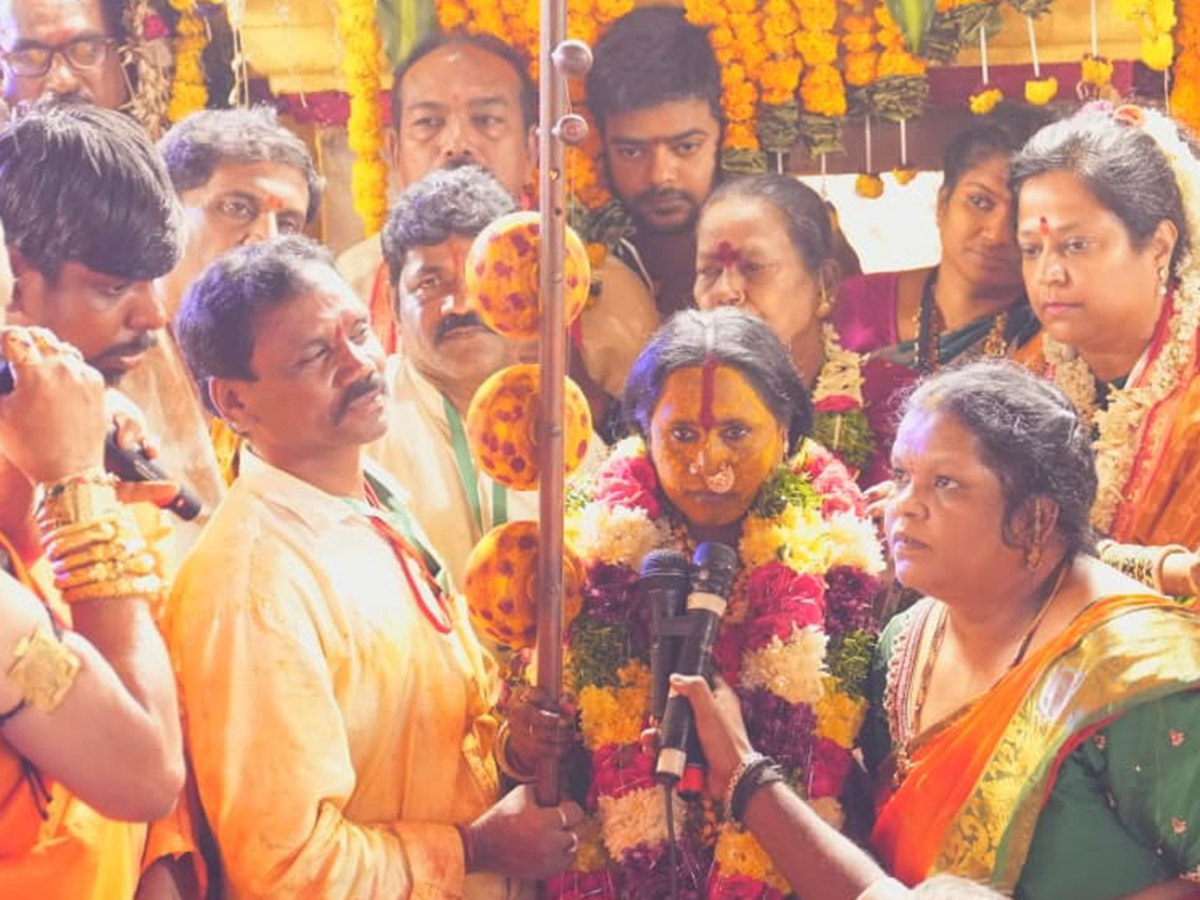 Ujjaini_20Mahankali_20Bonalu_202026_20in_20Secunderabad_20HD_20Photos__20_2814_29.jpg 14