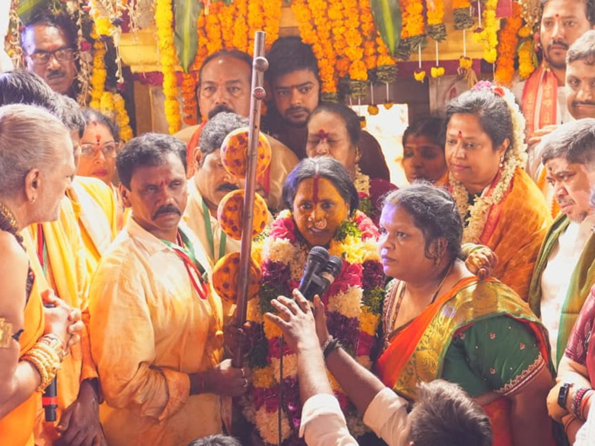 Ujjaini_20Mahankali_20Bonalu_202026_20in_20Secunderabad_20HD_20Photos__20_2816_29.jpg 16