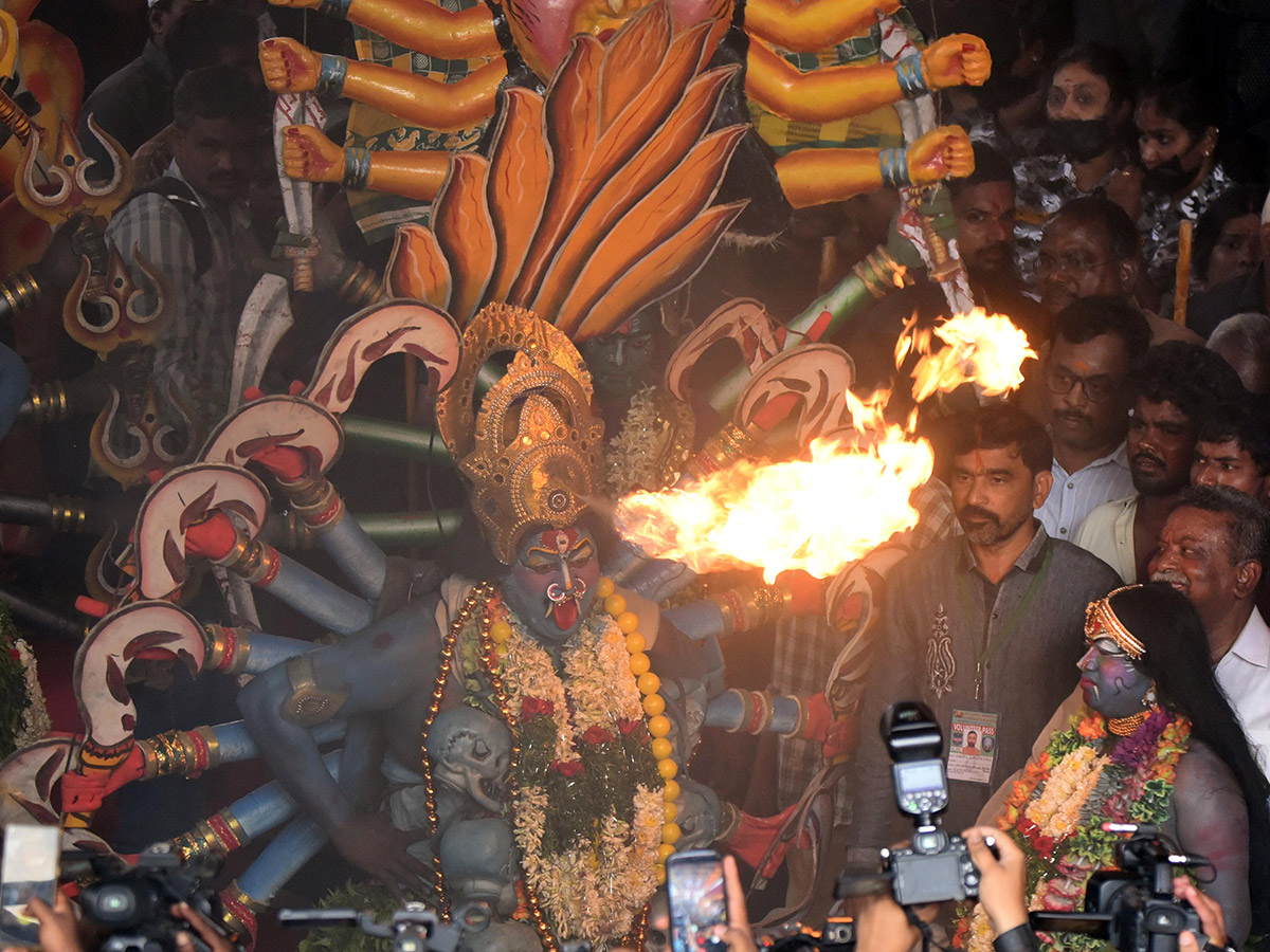 Ujjaini_20Mahankali_20Bonalu_202026_20in_20Secunderabad_20HD_20Photos__20_2818_29.jpg 18