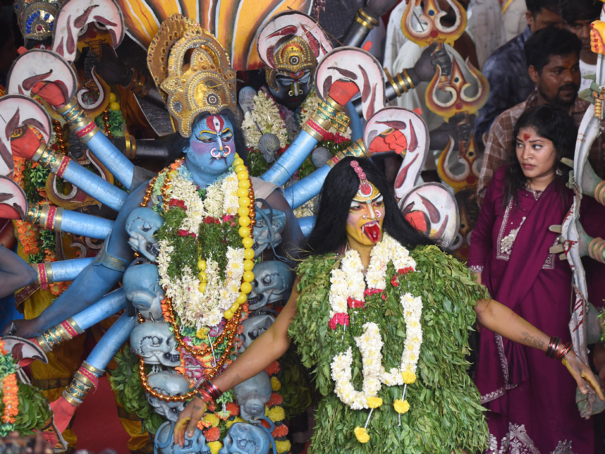 Ujjaini_20Mahankali_20Bonalu_202026_20in_20Secunderabad_20HD_20Photos__20_2819_29.jpg 19