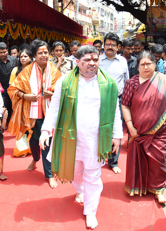Ujjaini_20Mahankali_20Bonalu_202026_20in_20Secunderabad_20HD_20Photos__20_2824_29.jpg 24