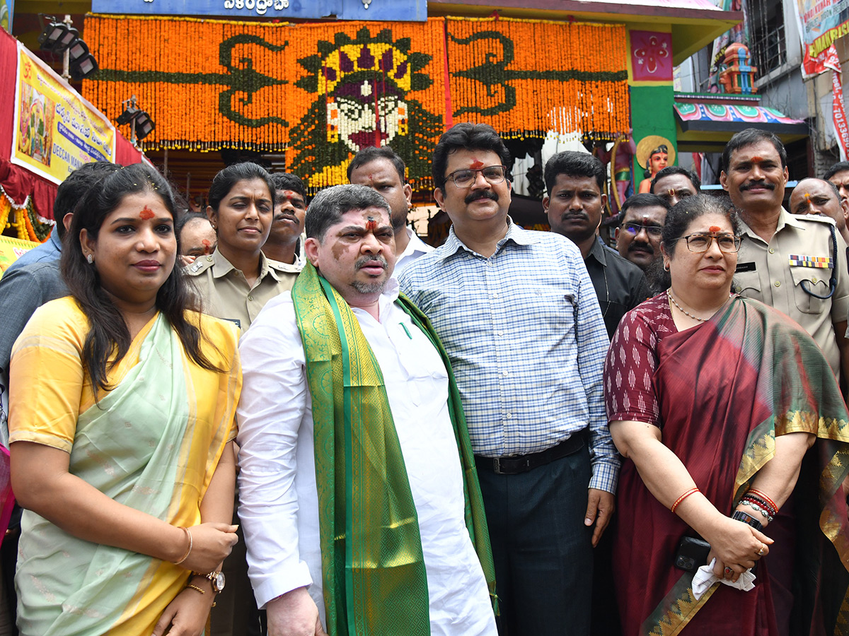 Ujjaini_20Mahankali_20Bonalu_202026_20in_20Secunderabad_20HD_20Photos__20_2829_29.jpg 29