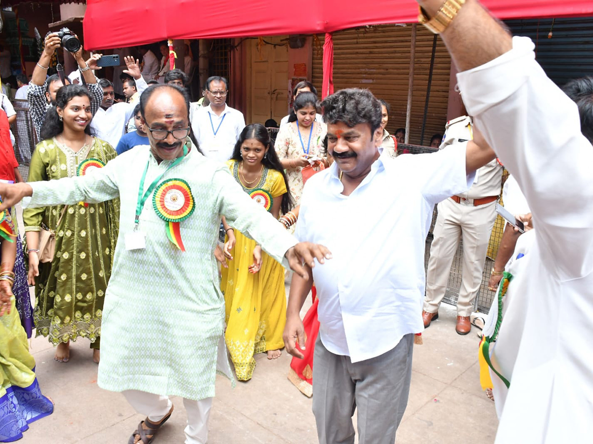 Ujjaini_20Mahankali_20Bonalu_202026_20in_20Secunderabad_20HD_20Photos__20_283_29.jpg 3