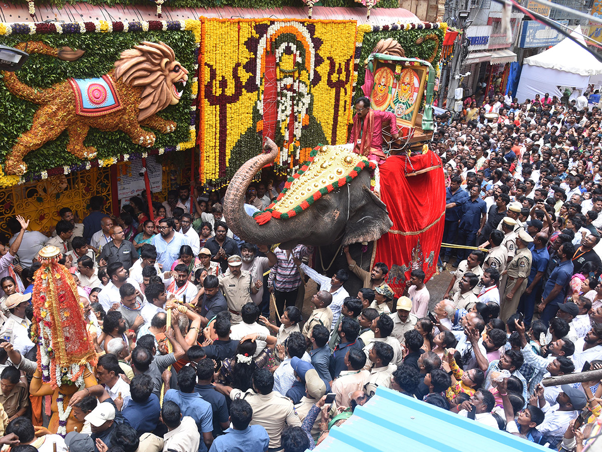 Ujjaini_20Mahankali_20Bonalu_202026_20in_20Secunderabad_20HD_20Photos__20_289_29.jpg 9