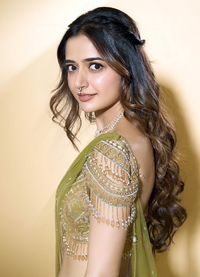 Ashika_20Ranganath_20_2811_29.jpg 10