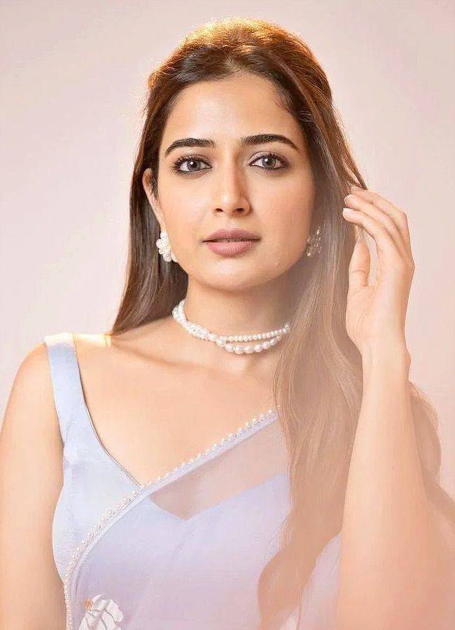 Ashika_20Ranganath_20_284_29.jpg 4