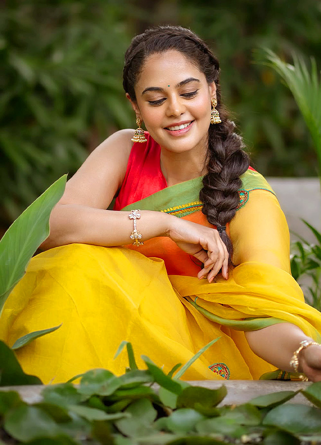 Bindu_20Madhavi_20_2810_29.jpg 10