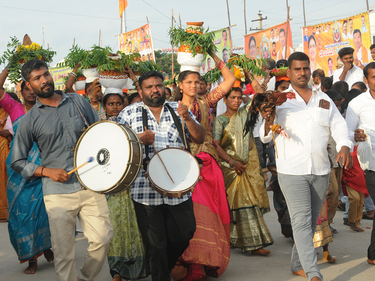 Bonalu_202026_20Celebrations_20Mahbubnagar_20Telangana__20_2810_29.jpg 10