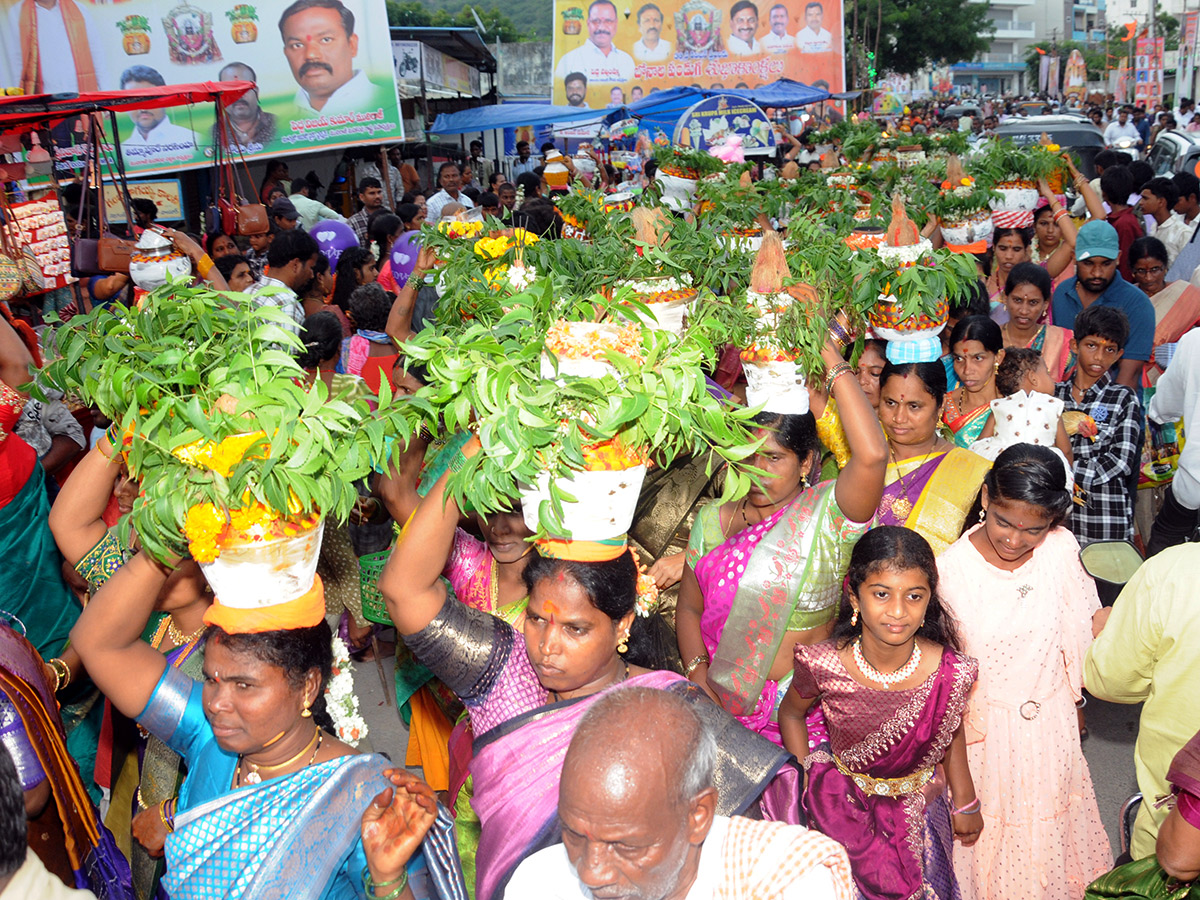 Bonalu_202026_20Celebrations_20Mahbubnagar_20Telangana__20_2811_29.jpg 11